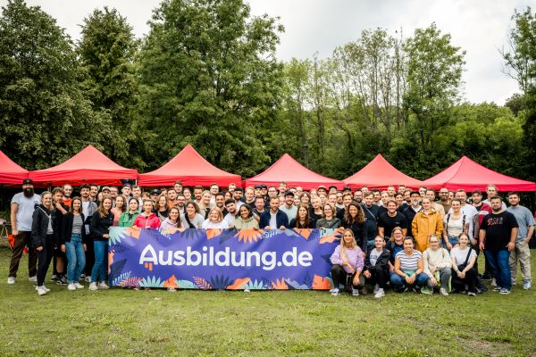 Sommerevent_Ausbildung.de_Teamfoto